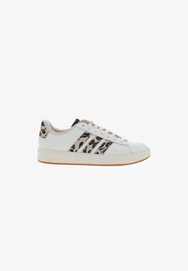 adidas Performance SNEAKERS, BASKETS - Training shoe - autre