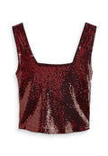 Rotes und schwarzes Pailletten-Crop-Top mit quadratischem Ausschnitt und breiten Trägern, das eine funkelnde Textur und reflektierende Akzente aufweist.