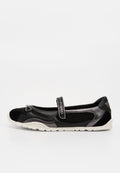 Schwarzer und metallischer Damen-Casual-Mary-Jane-Schuh mit weißer Gummisohle, Obermaterial aus Stoff und Leder sowie einem markierten verstellbaren Riemen über dem Rist.