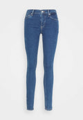 Schlanke Jeans aus dunkelblauem Denim mit glatter Textur, im fünftaschen Design und mit Knopfverschluss vorne. Keine sichtbaren Muster.
