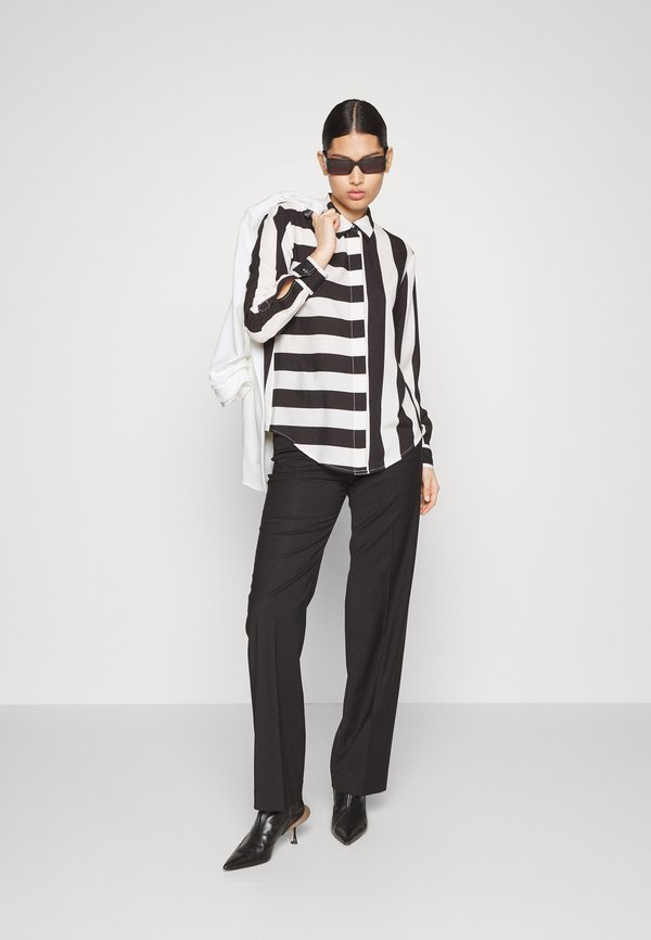 DKNY FOUNDATION OPEN FRONT JACKET POCKETS