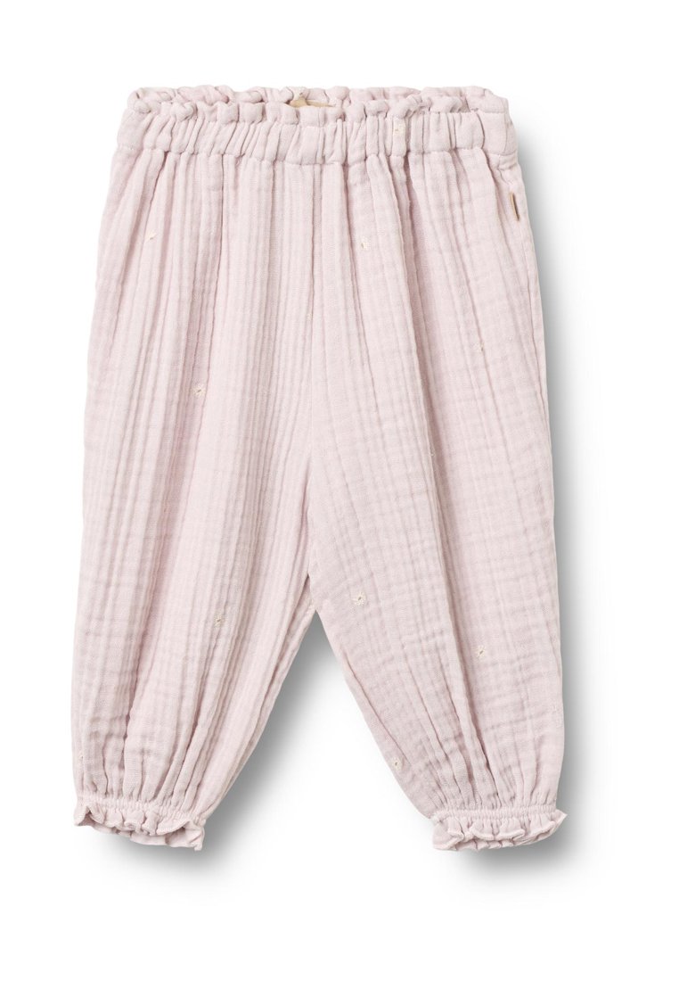 Hellrosa Baumwollhose mit einer strukturierten, zerknitterten Optik, ausgestattet mit einem elastischen Bund und gesmokten Bündchen an den Knöcheln.