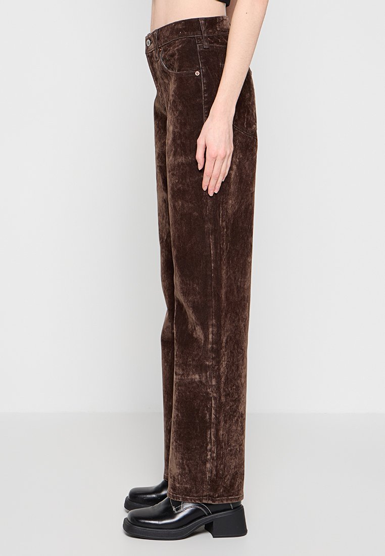 Abercrombie & Fitch RELAXED FIT