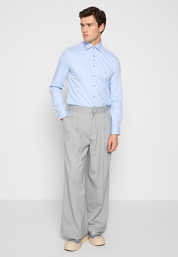 Calvin Klein SLIM FIT