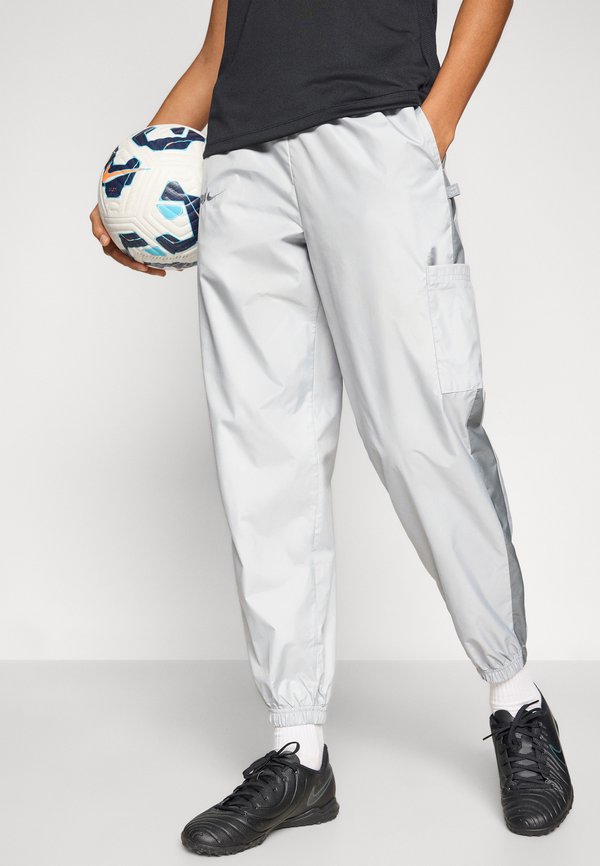 Nike Performance FCB