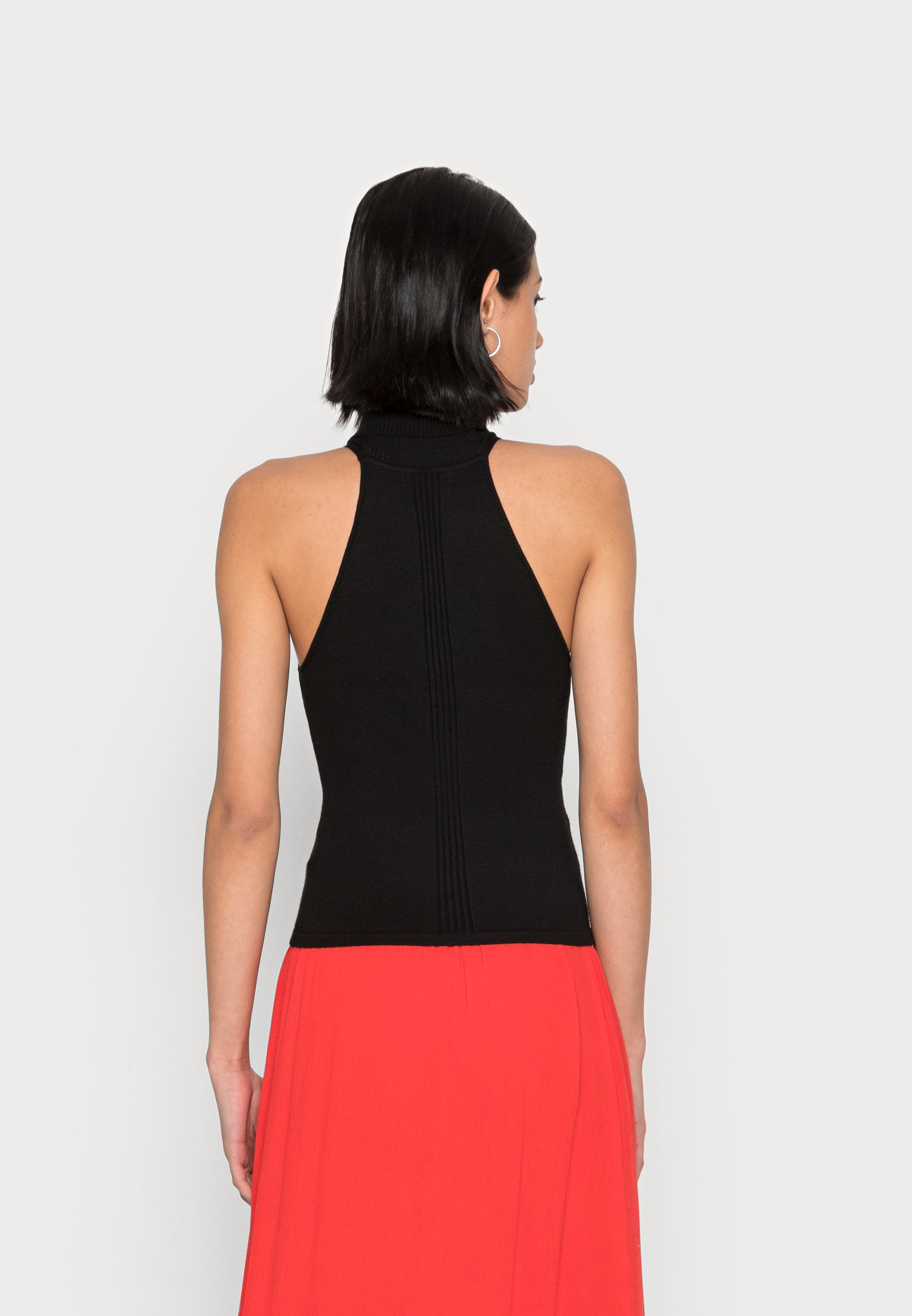Good American ANGLED RIB HALTER