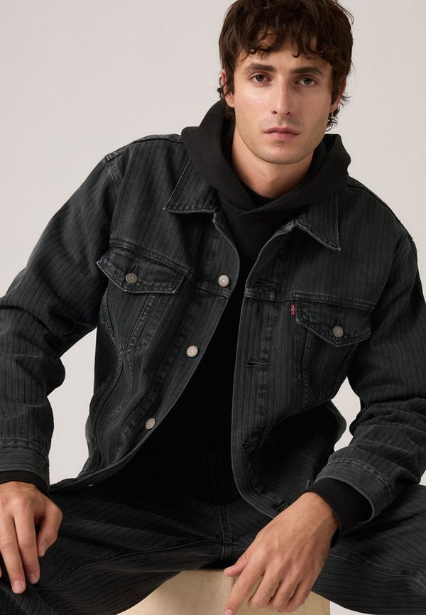 Levi's® RELAXED FIT TRUCKER