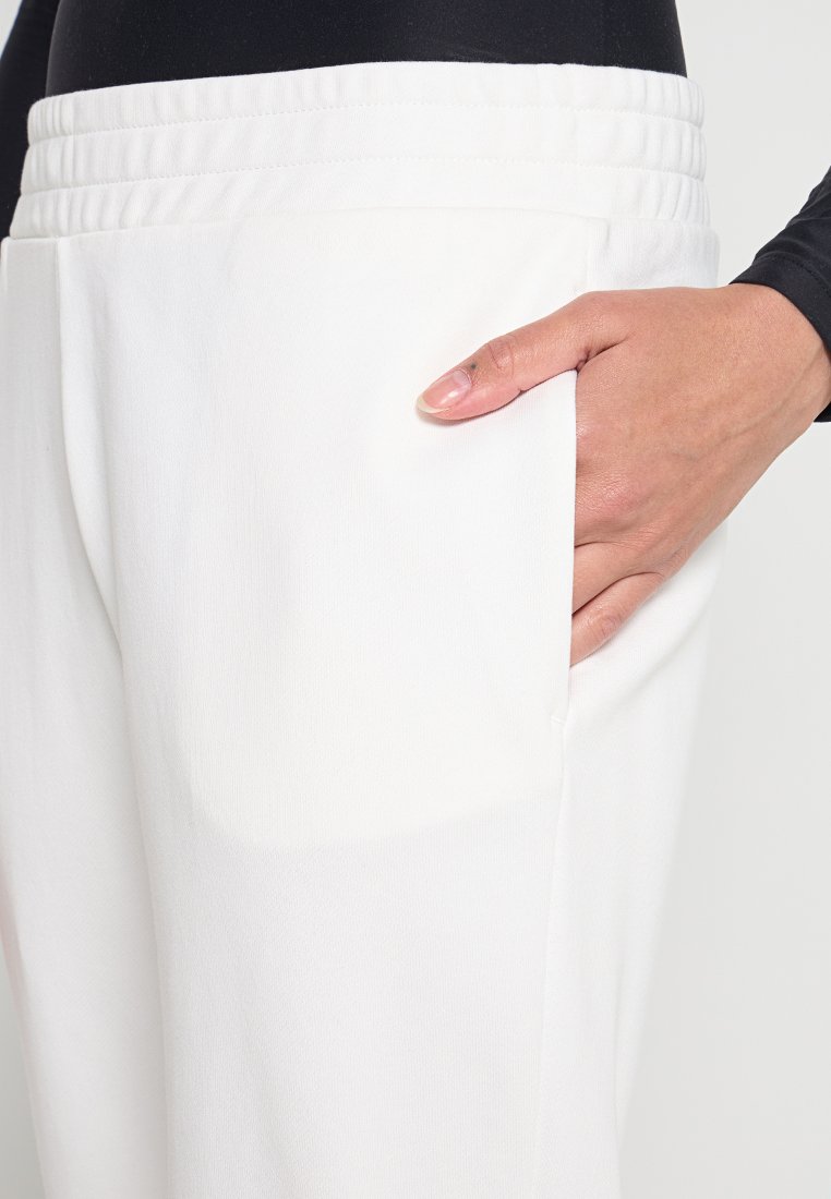 PANTALONI Media 4