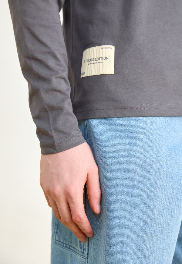 Alpha Industries STUDIO EDITION LONGSLEEVE