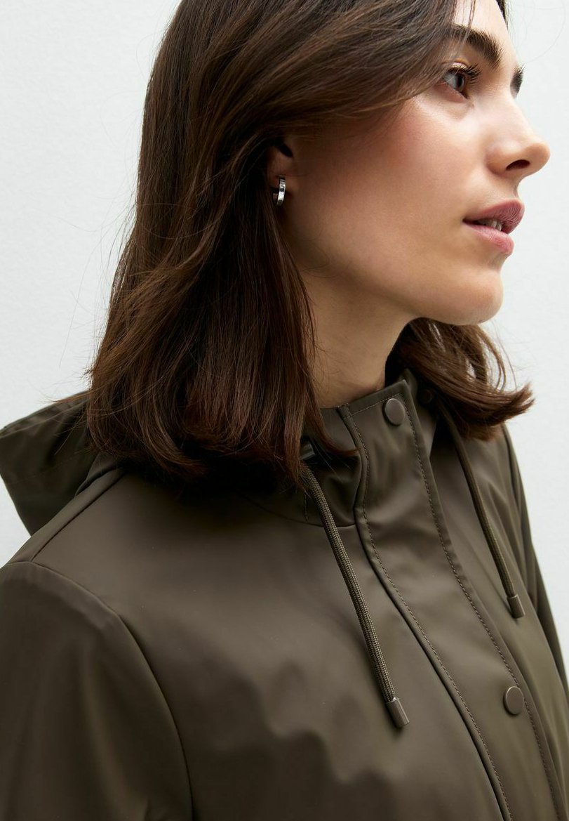 New Look WATER RESISTANT DRAWSTRING HOOD