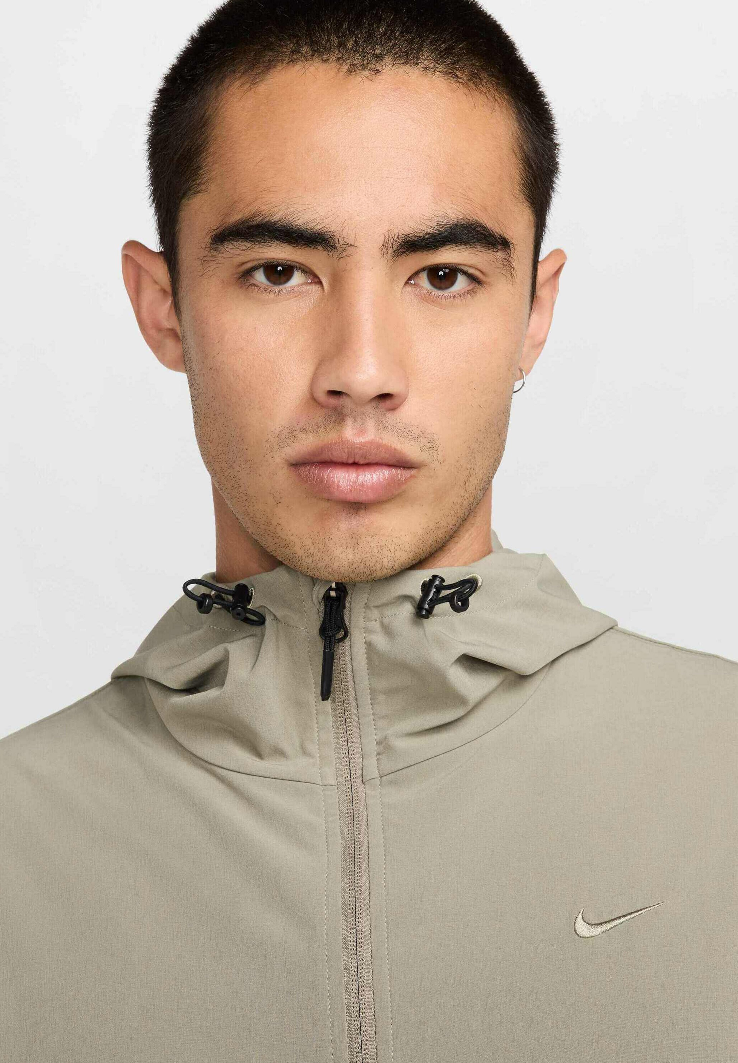 Nike Performance UNLIMITED