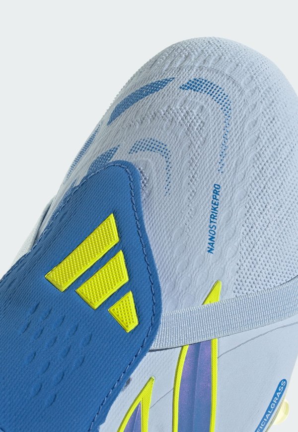 adidas Performance PREDATOR PRO FOLD-OVER TONGUE ARTIFICIAL GROUND FOOTBALL BOOTS