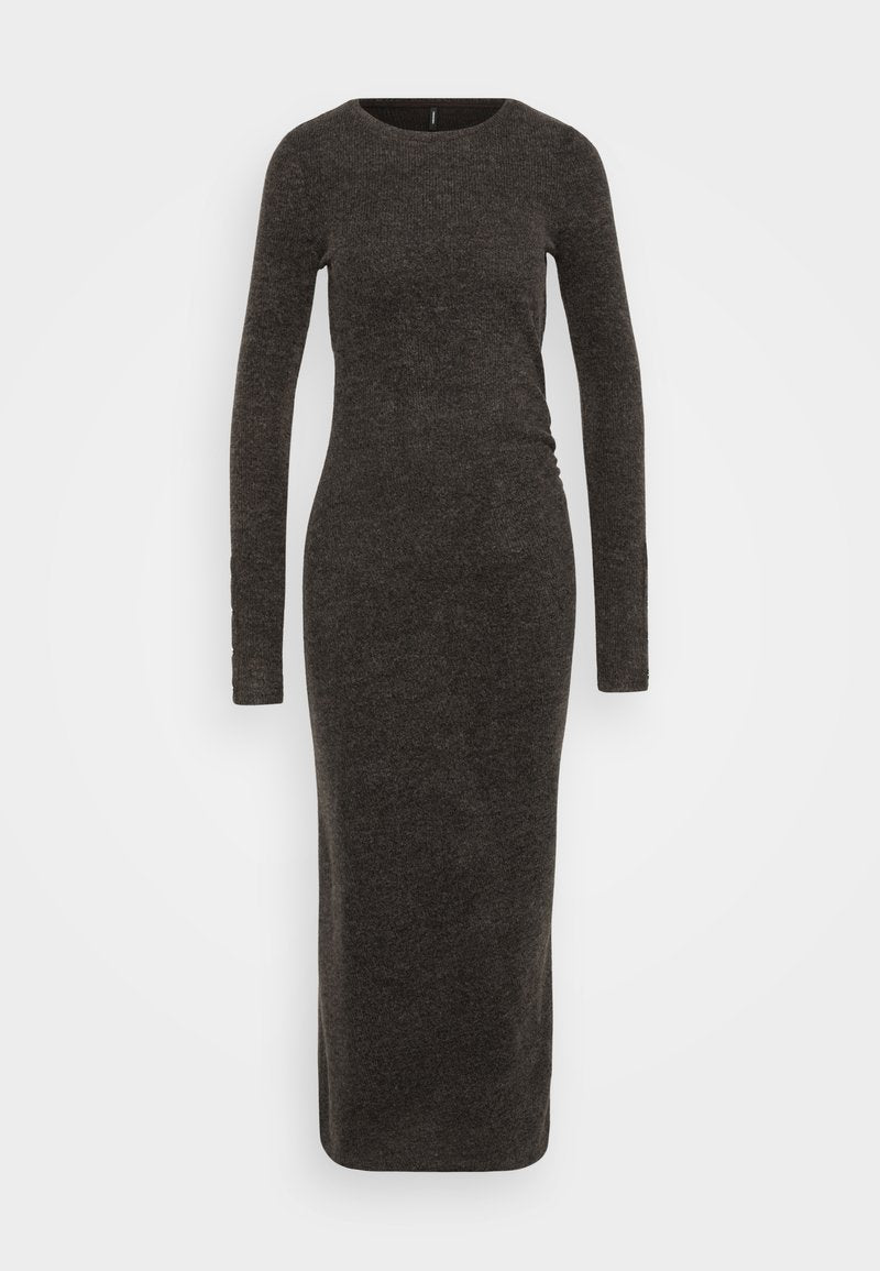 Langes, eng anliegendes Kleid aus dunkelgrauem Rippstrickmaterial. Es hat lange Ärmel und einen runden Halsausschnitt, mit einer glatten Textur und einer schlanken Silhouette.