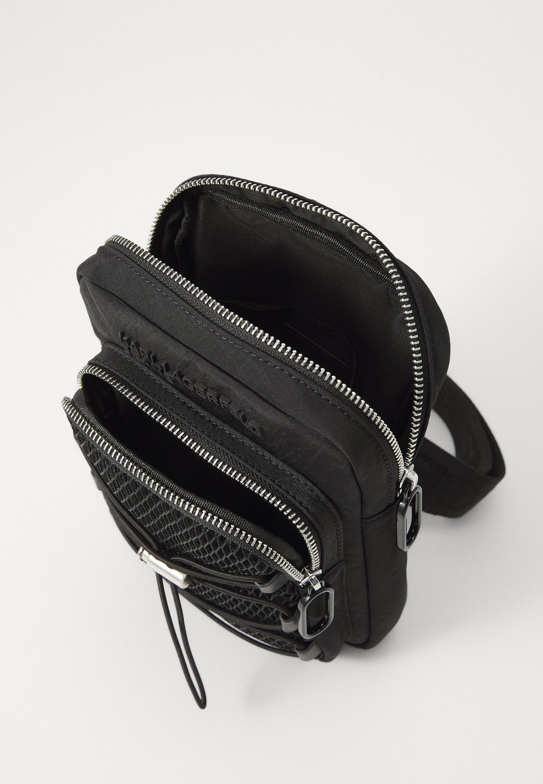 Karl Lagerfeld Jeans UTILITY STRING SLING BAG