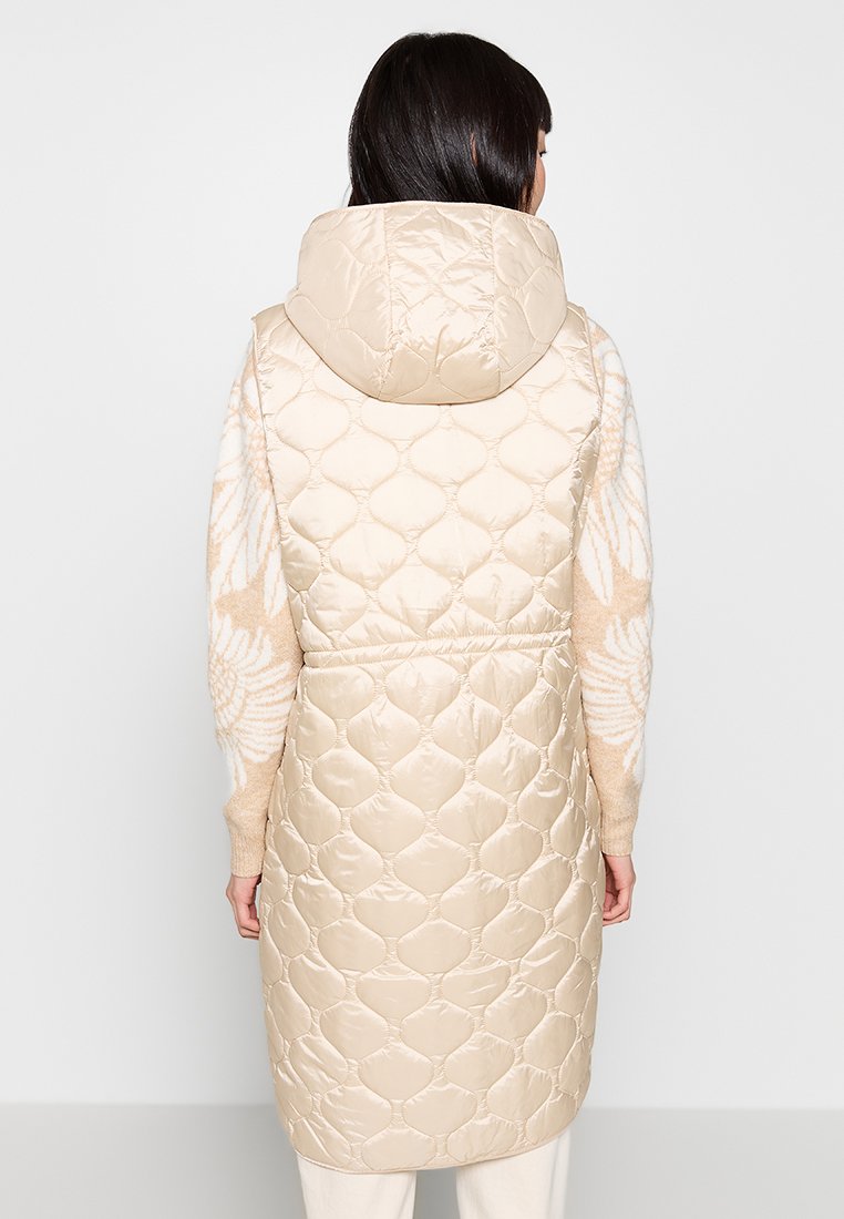ORSAY  WITH HOOD AND FANCY
