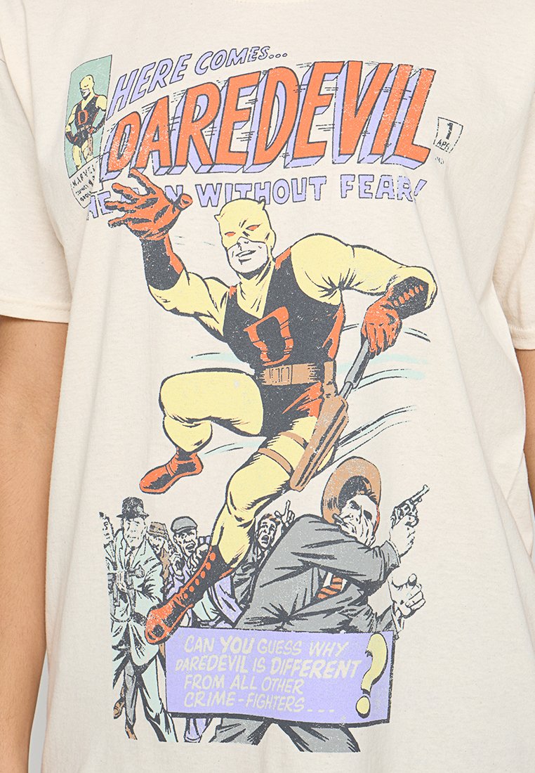Marvel COMICS YELLOW DAREDEVIL NUMBER 1