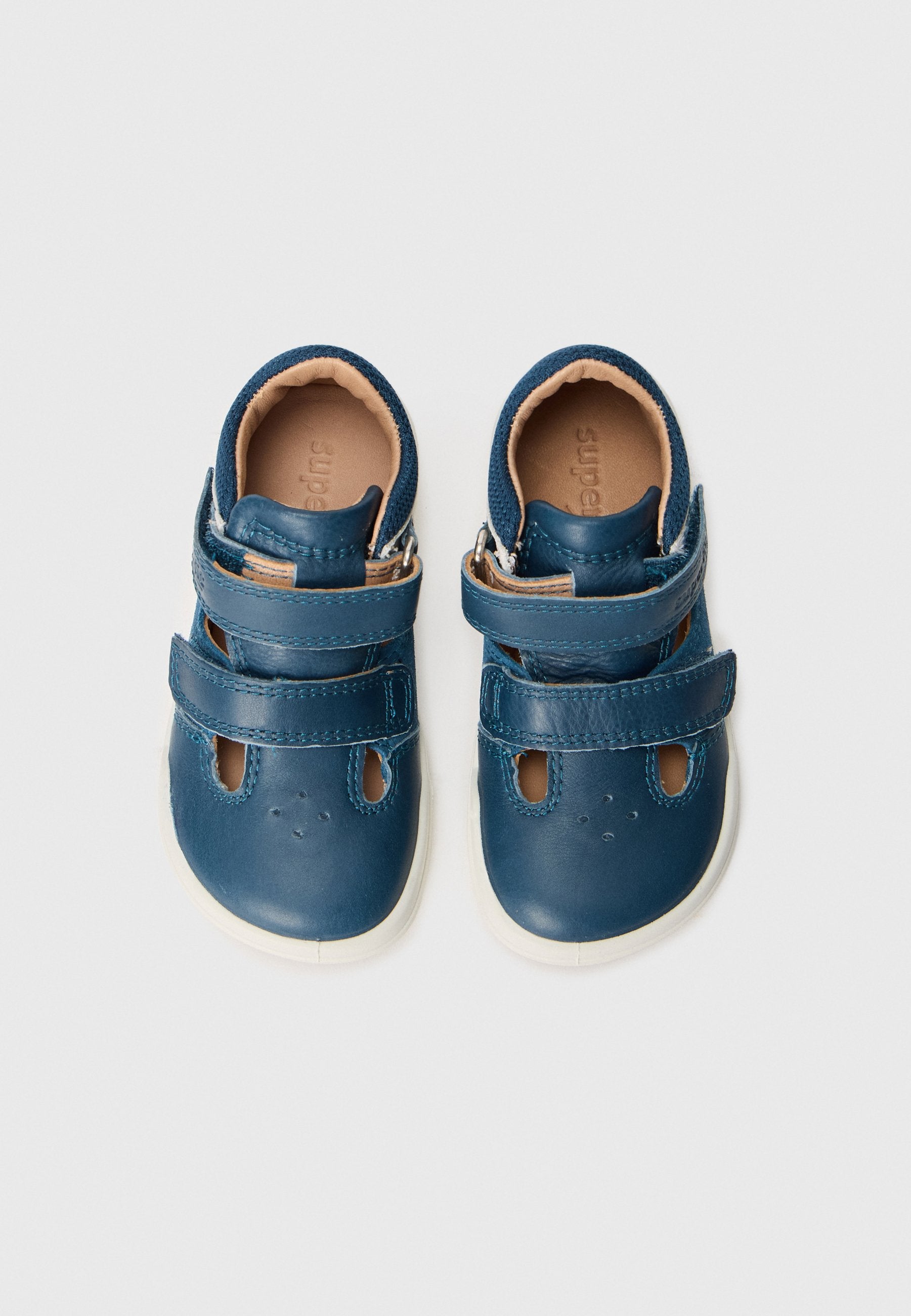 SUPERFREE UNISEX Media 4