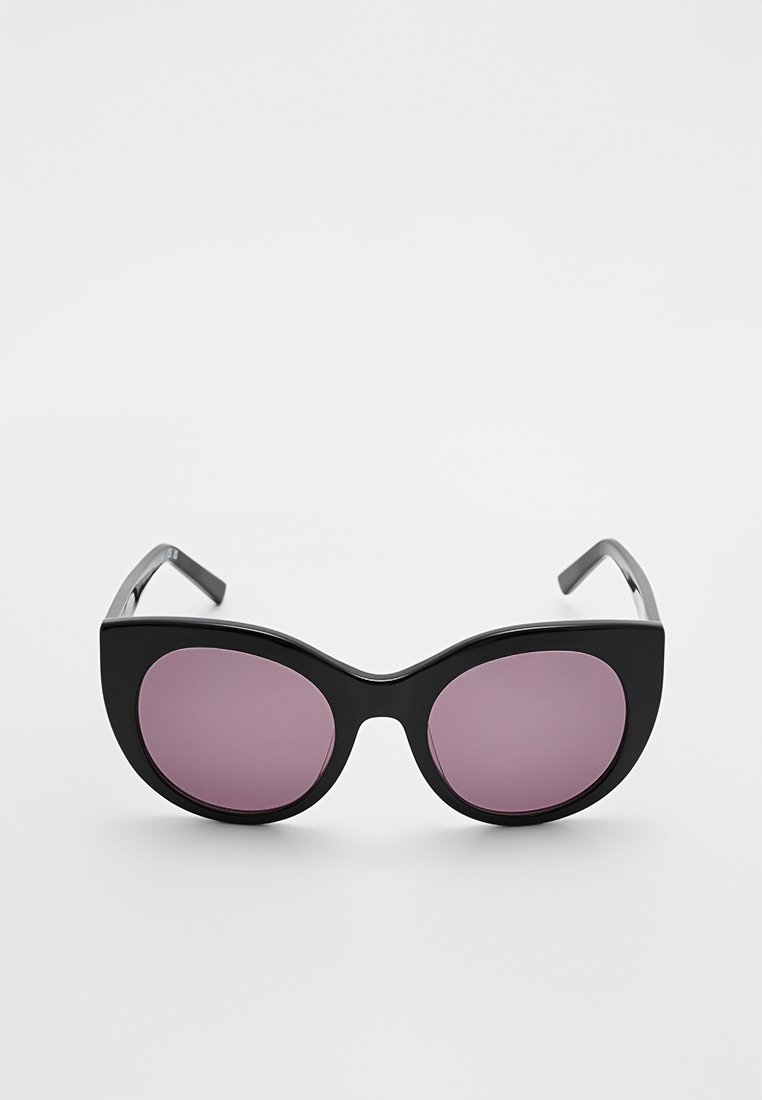 DKNY