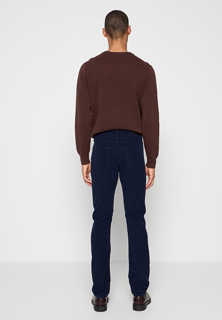 SLIM FIT Media 3