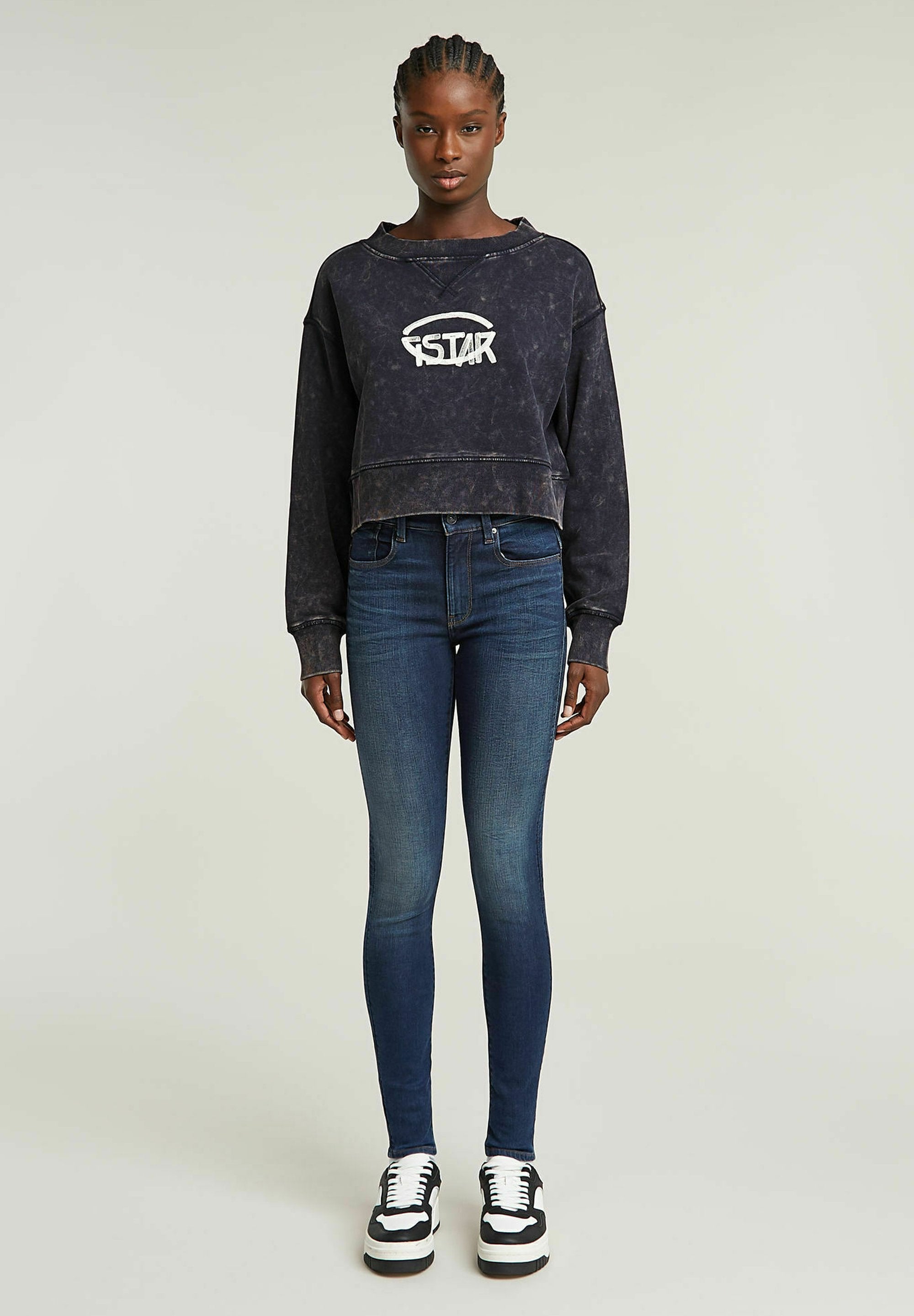LHANA SKINNY Media 2