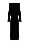 Schwarzes, geripptes Off-Shoulder-Kleid mit langen Ärmeln, figurbetonter Silhouette, knöchellangem Saum und strukturiertem Stoff.