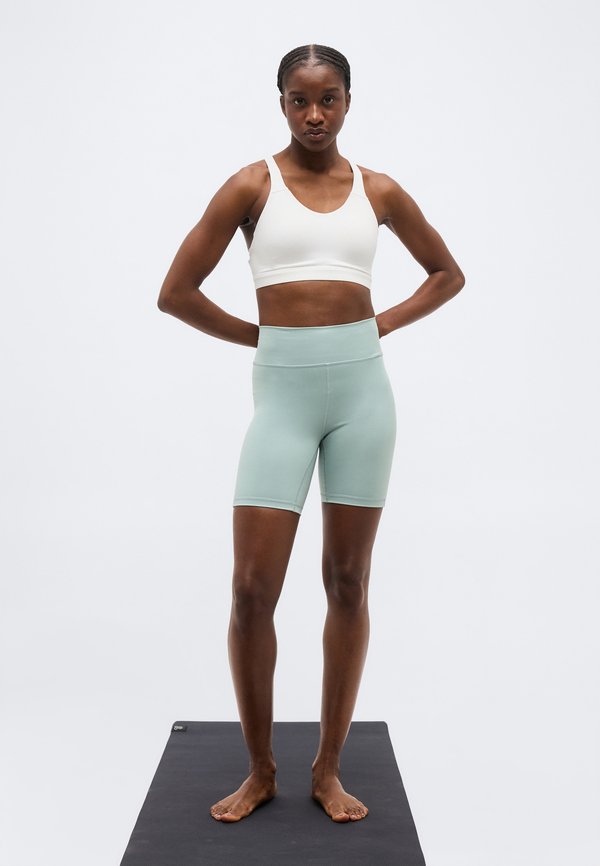 adidas Performance ALL ME ESSENTIALS 7INCH