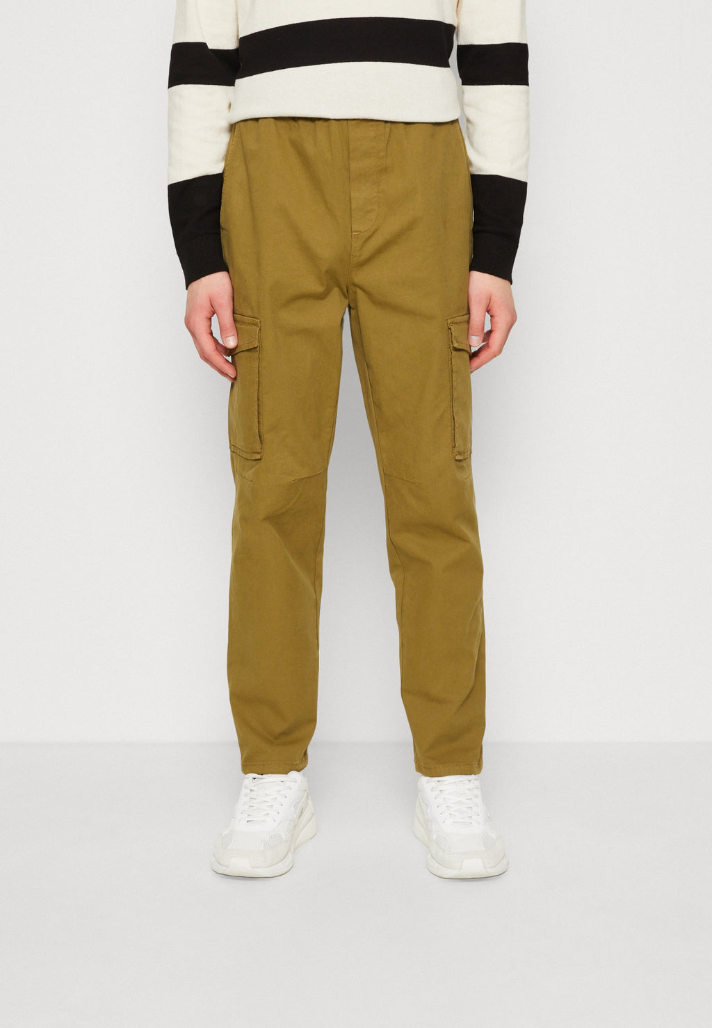 ONSELL TAPERED PANT Media 3
