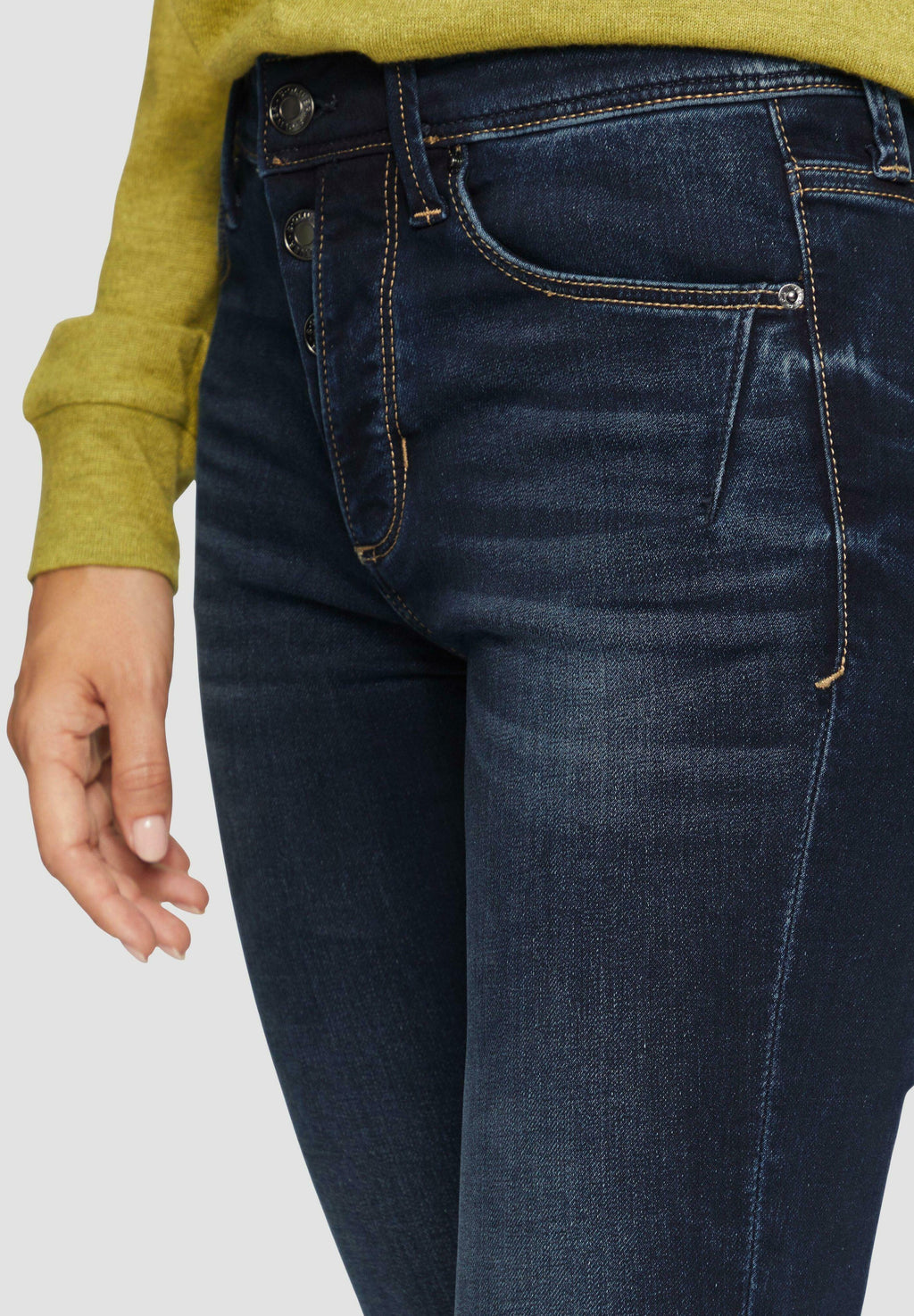  SLIM FIT / MID RISE / SLIM LEG Media 4
