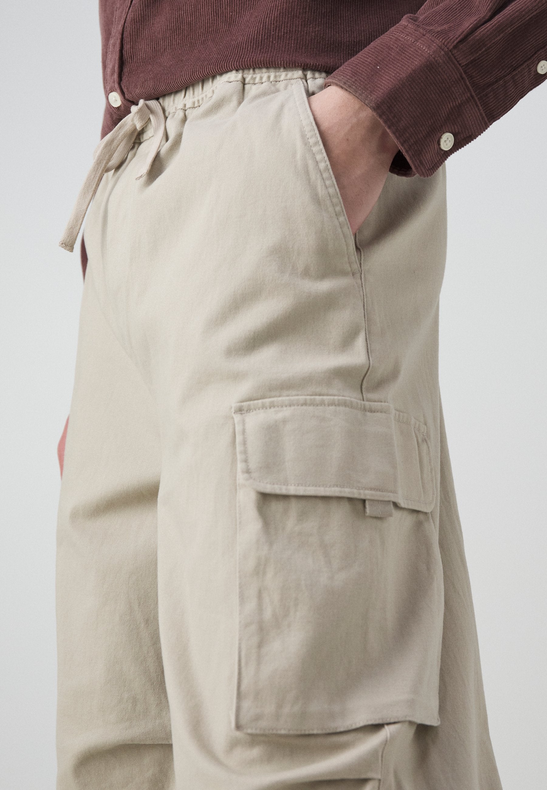 ONSKAZI LOOSE PARACHUTE PANT Media 8