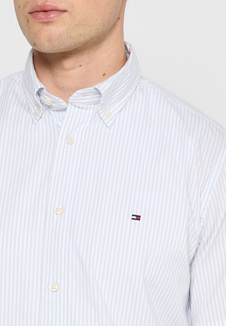 REGULAR FIT Media 5