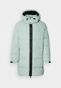 Mintgrüner Pufferjacke mit schwarzem Reißverschluss, strukturiertem Stoff, abnehmbarer Kapuze und elastischen Bündchen. Mit einem Logo-Patch auf der Vorderseite.