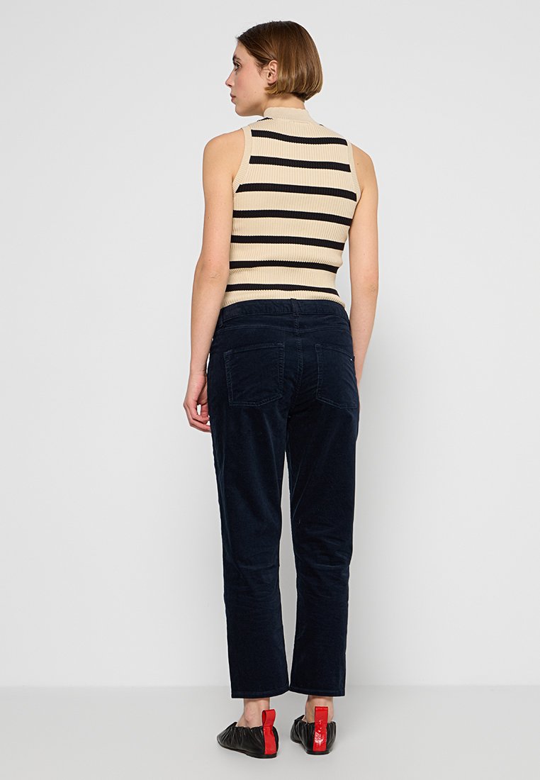 SLIM FIT Media 3