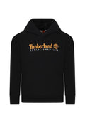 Schwarzer Kapuzenpulli mit gerippten Bündchen und Saum. Mit orangefarbenem "Timberland"-Logo, Gründungsdatum und Baumemblem. Weicher Stoff.