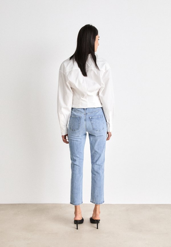 DKNY HIGH RISE