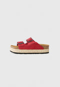 Rote Wildleder-Plateau-Sandalen mit zwei verstellbaren Riemen, Korkfußbett, gewebtem Jute-Detail und schwarzer Gummisohle.