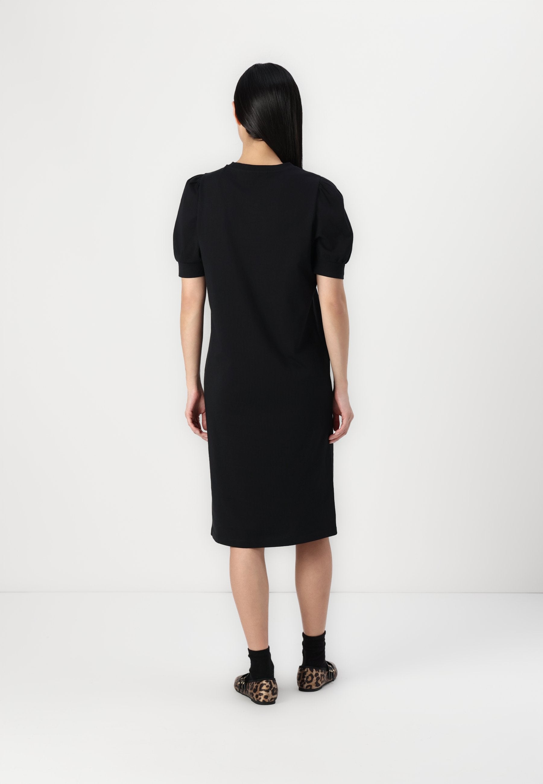 Aware VMKERRY O-NECK VMA