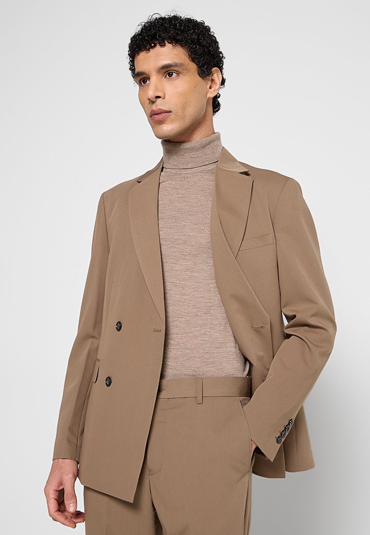 RELAXED FIT Media 3