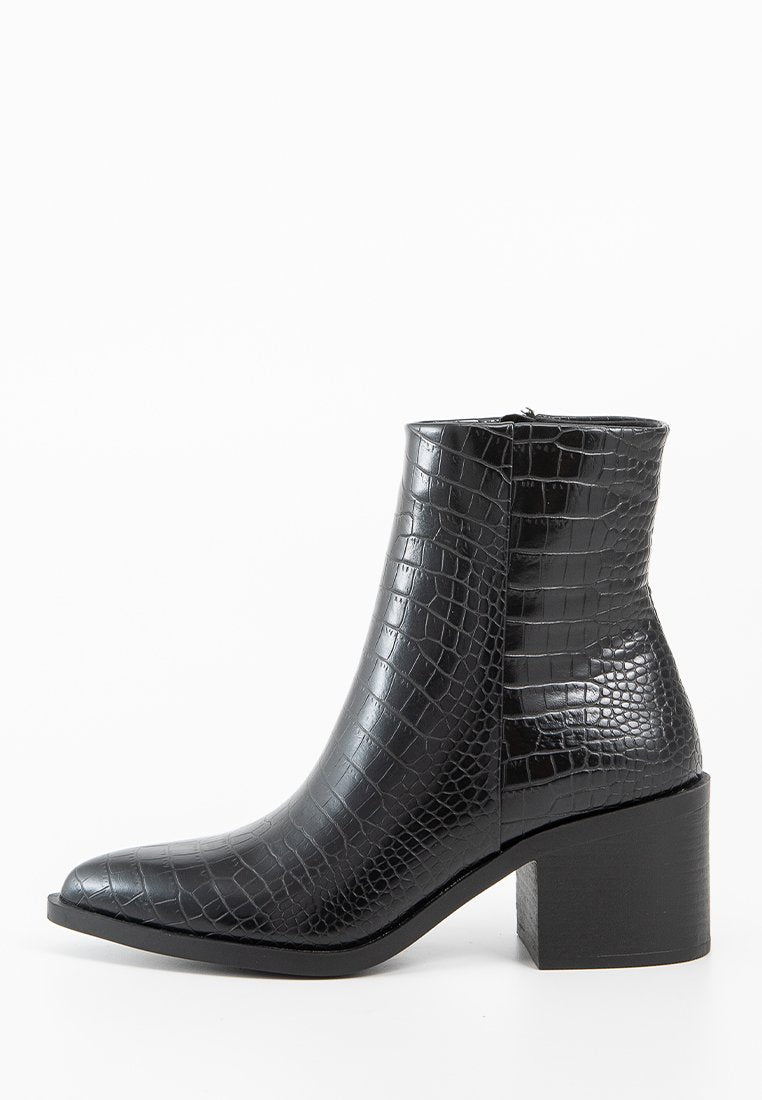 Steve Madden ADMIRABLE
