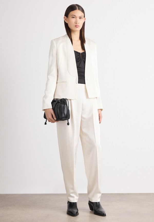 BOSS JIA TUX