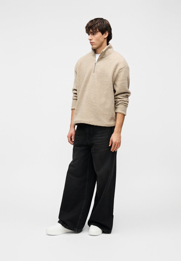 YOURTURN by Zalando UNISEX SHERPA RELAXED FIT QUARTER-ZIP SWEATSHIRT