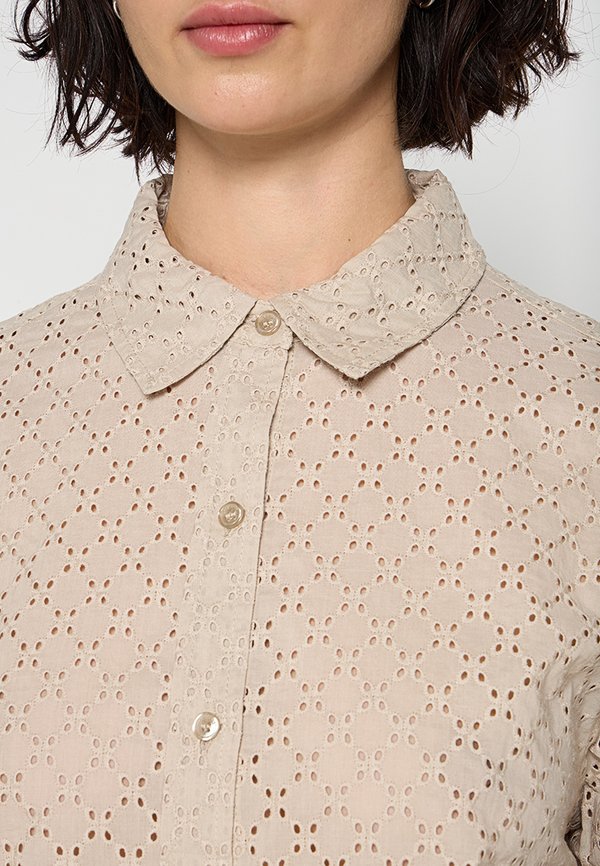 DKNY EYELET