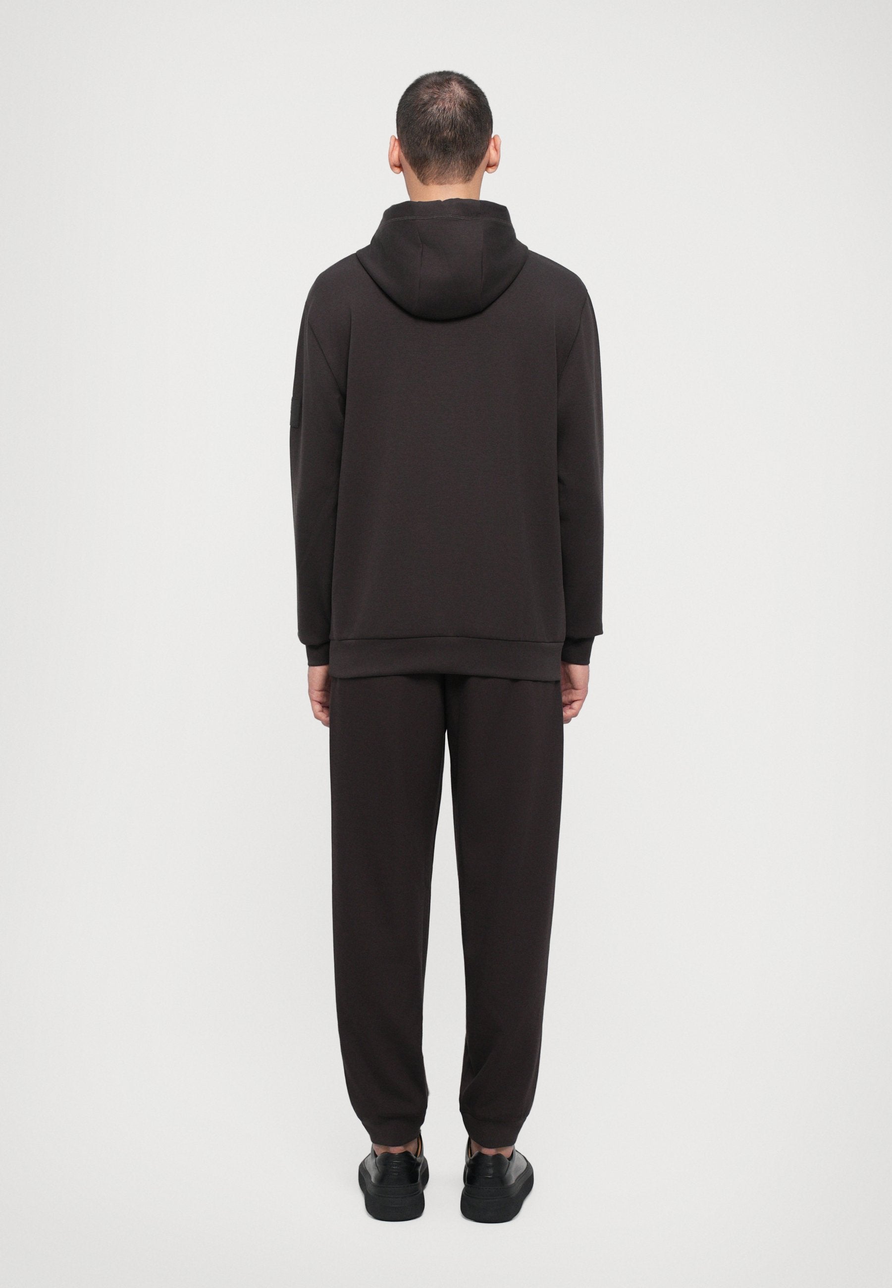 TRAIN HOODIE UNISEX Media 4