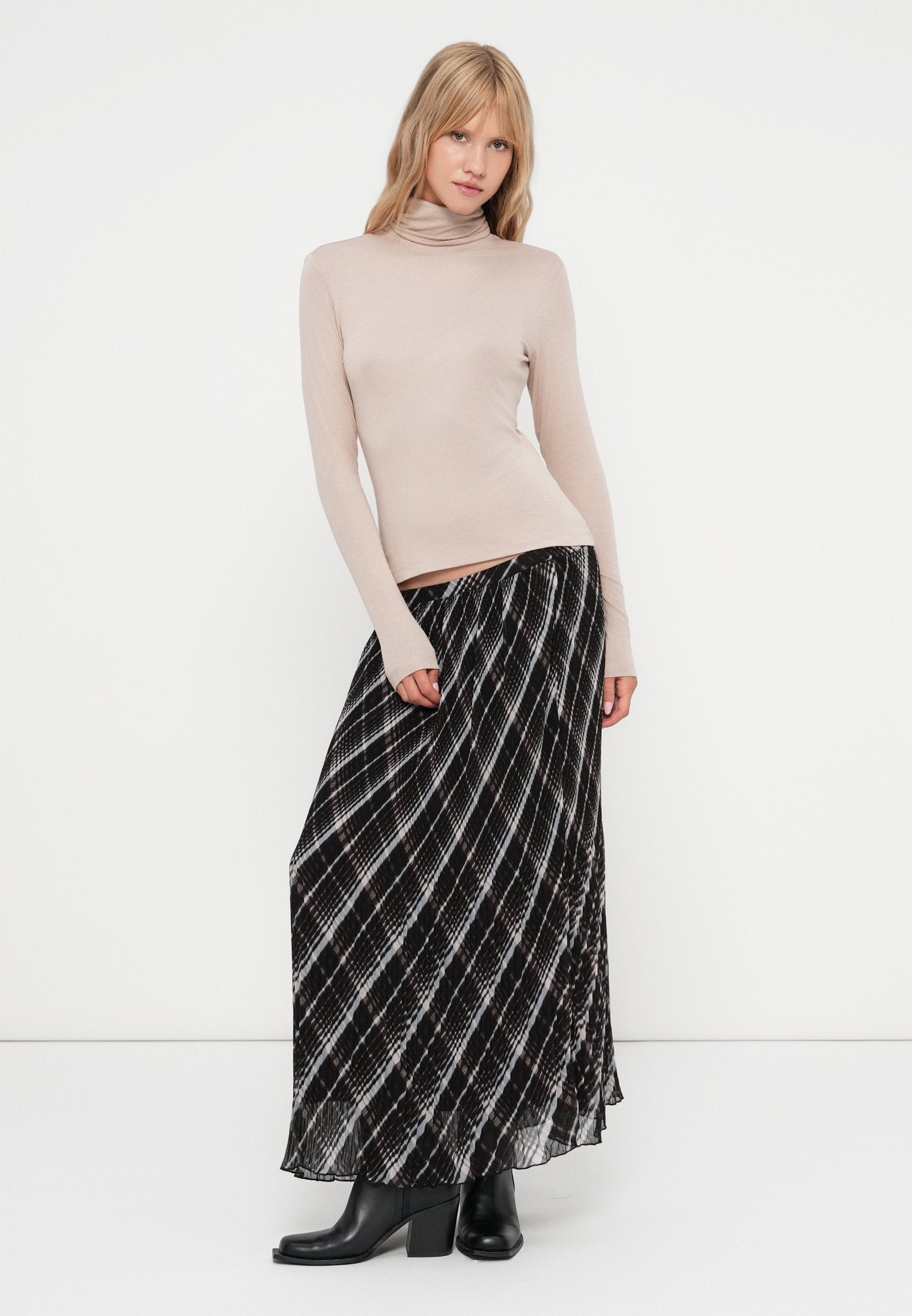 VILA VIALEXIA ROLLNECK