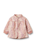 Quilted Jacke in Pastellpink mit floralem Muster, Reißverschluss vorne, gerippten Bündchen und seitlichen Taschen. Leichtes Design, das sich gut zum Schichten eignet.