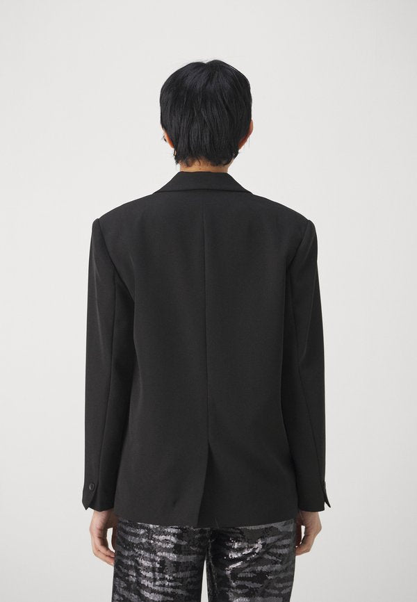 2nd Day SAGA ESSENTIAL SUITING