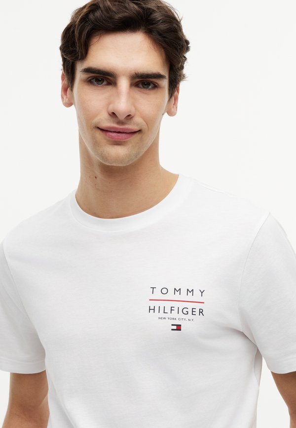 Tommy Hilfiger BRAND LOVE LEFT CHEST TEE