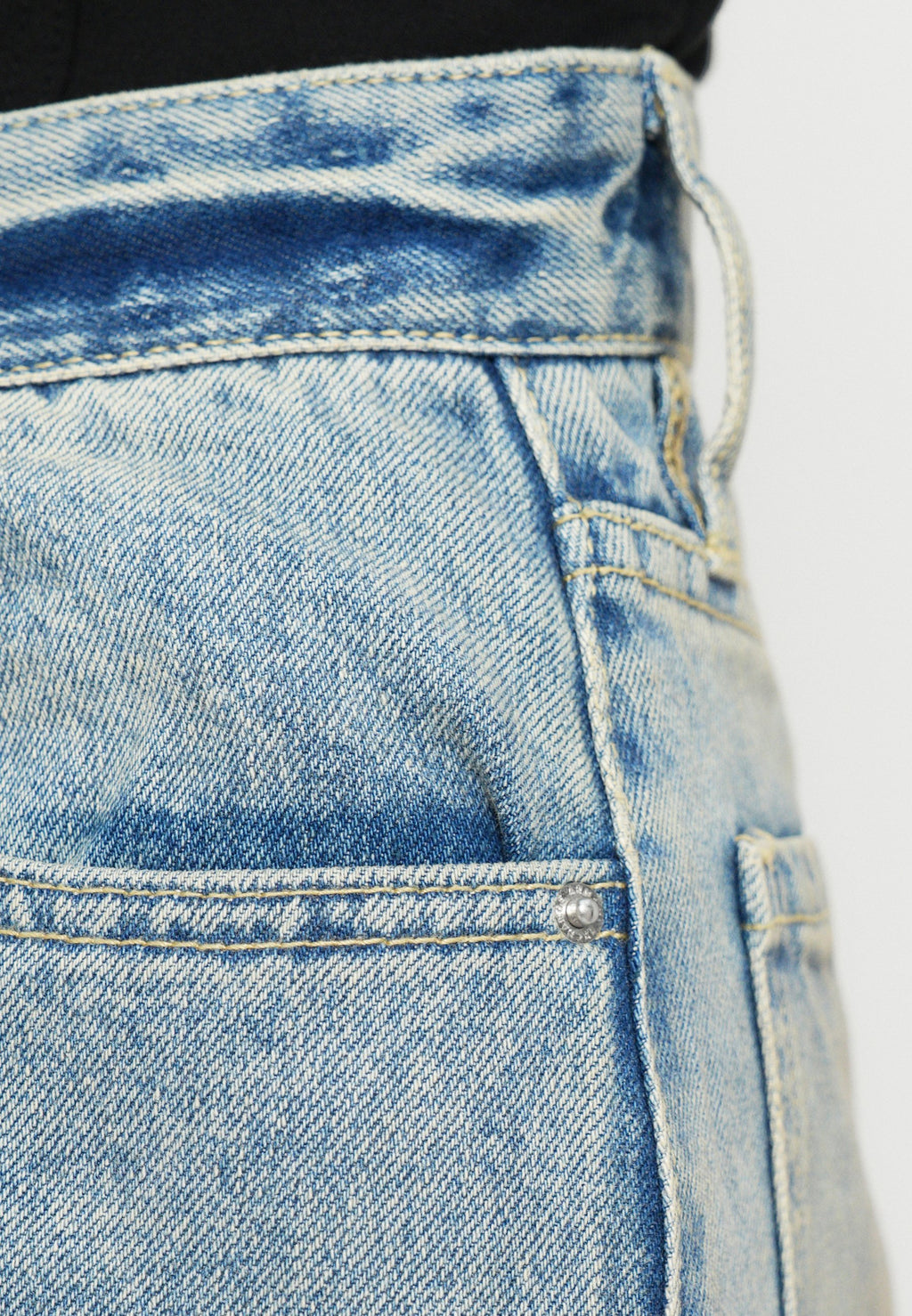 Armani Exchange Mom Jeans Media 6