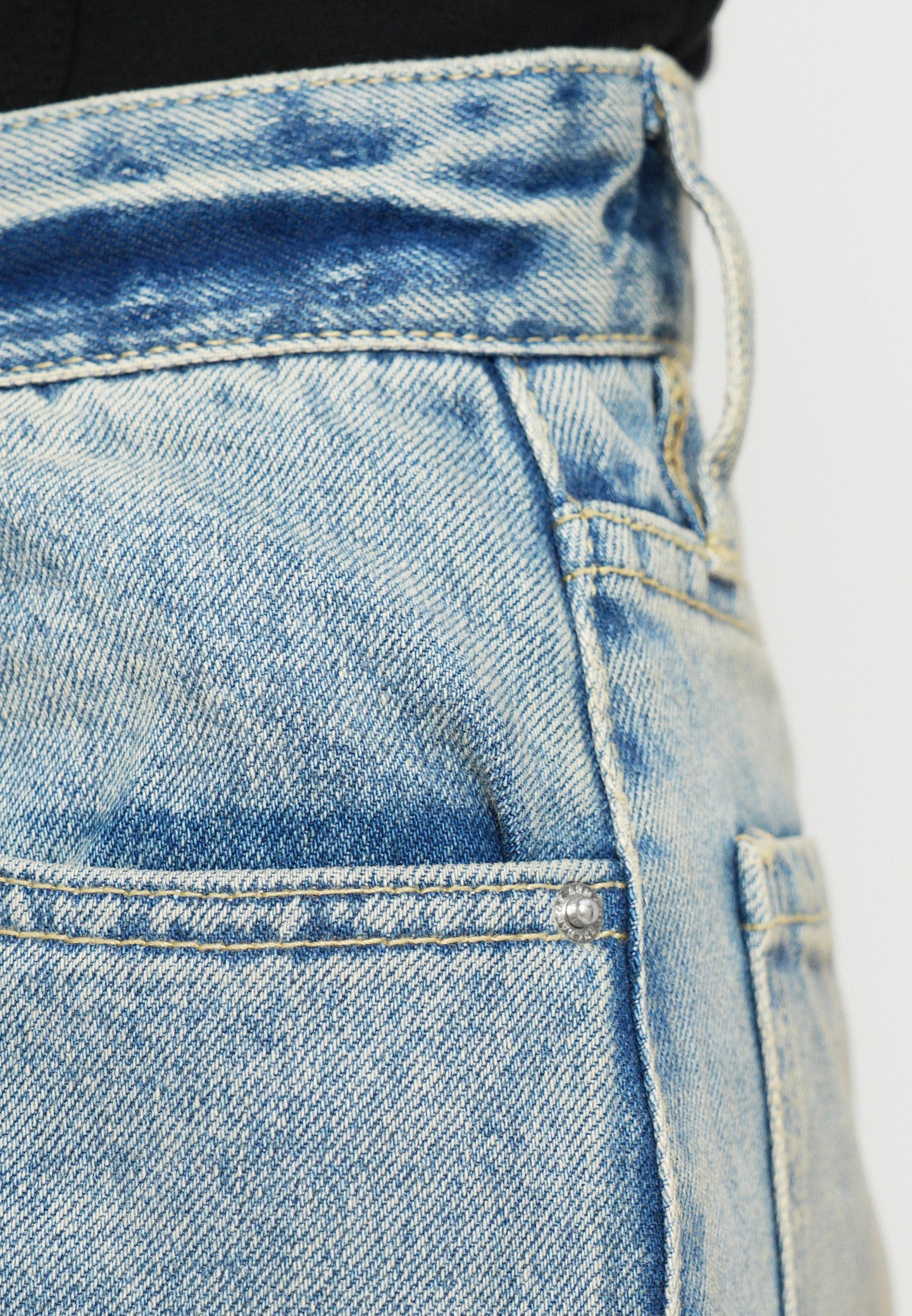 Armani Exchange Mom Jeans Media 6