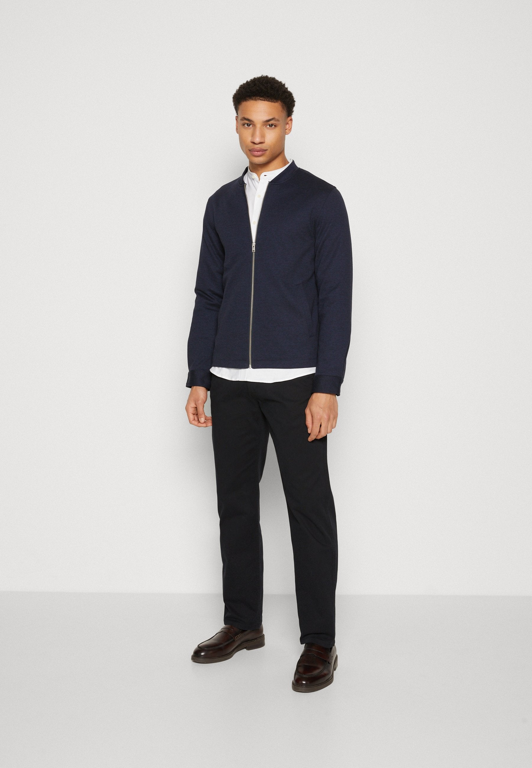 Esprit Chino Media 6