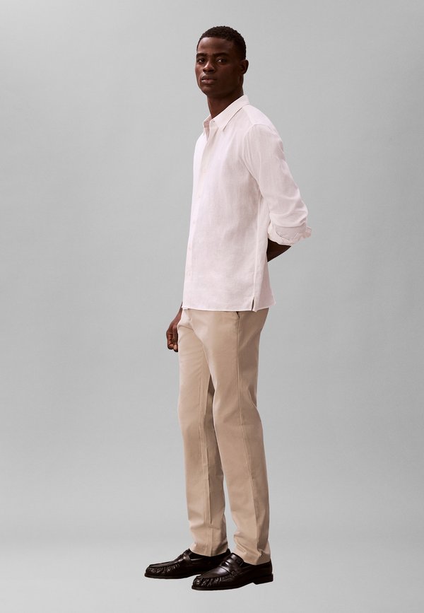 Calvin Klein SLIM CHINO TROUSER